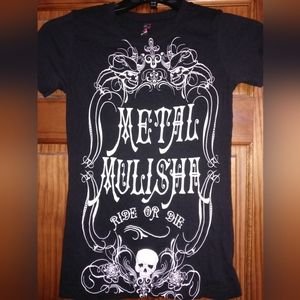 Women's size M metal mulisha shirt